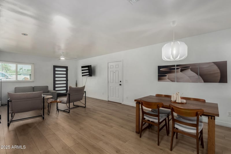 829 Mitchell Dr, Phoenix, AZ 85013