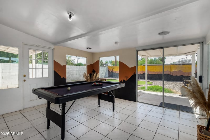 829 Mitchell Dr, Phoenix, AZ 85013