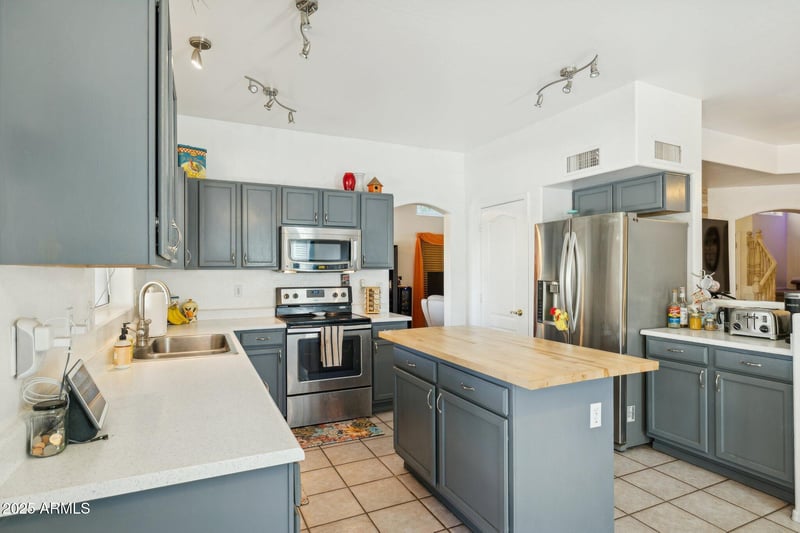 83 Amber Ct, Chandler, AZ 85225