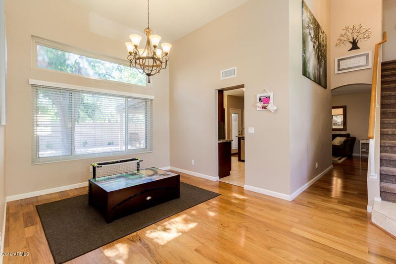 83 E Calle De Arcos St, Tempe, AZ 85284