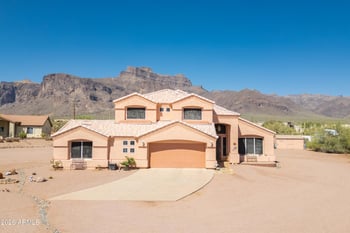 83 Geronimo Rd, Apache Junction, AZ 85119