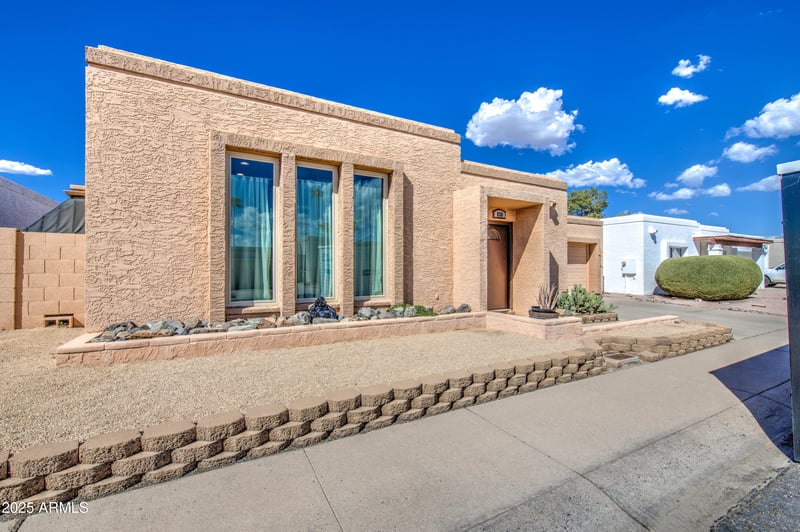 830 Michelle Dr, Phoenix, AZ 85022