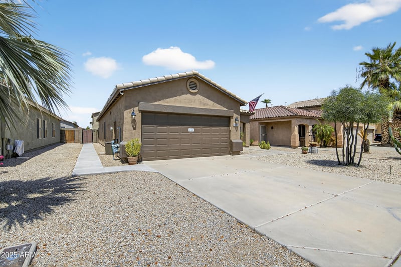 830 Tortoise Trl, San Tan Valley, AZ 85143