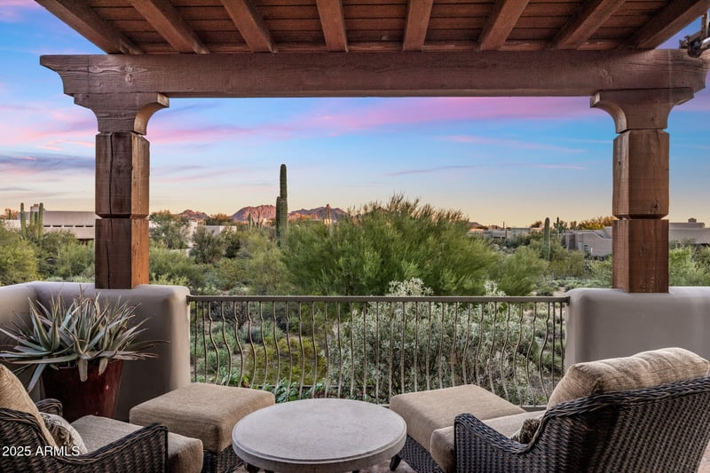 8300 Dixileta Dr #211, Scottsdale, AZ 85266