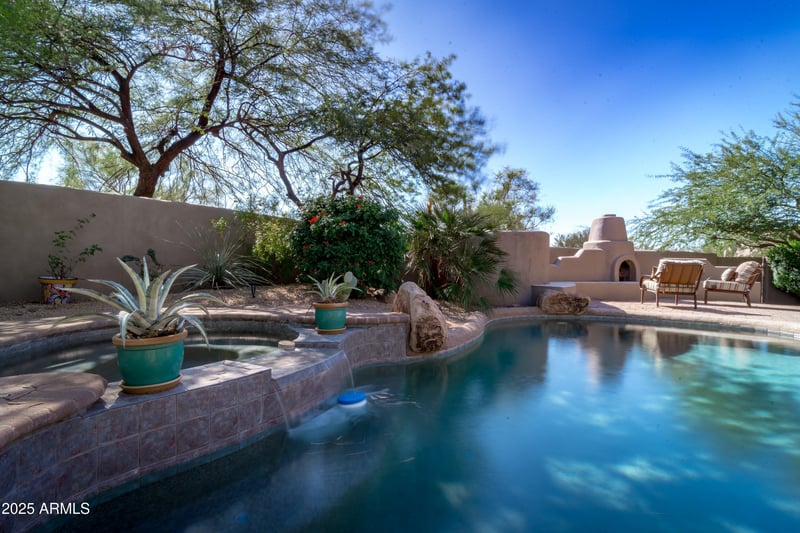 8300 Dixileta Dr #235, Scottsdale, AZ 85266