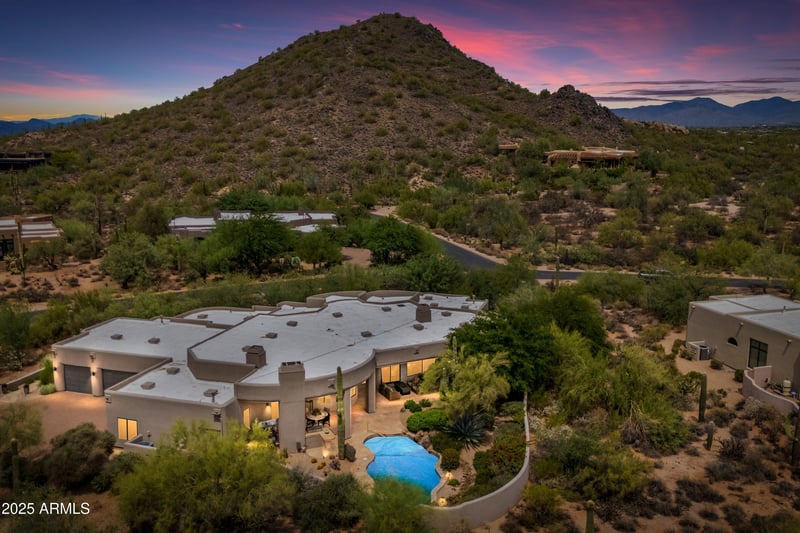8300 Dixileta Dr #304, Scottsdale, AZ 85266