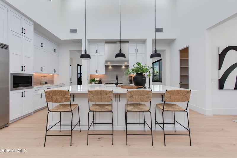 8300 Dixileta Dr #306, Scottsdale, AZ 85266