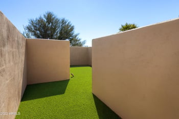 8300 E Dixileta Dr #212, Scottsdale, AZ 85266