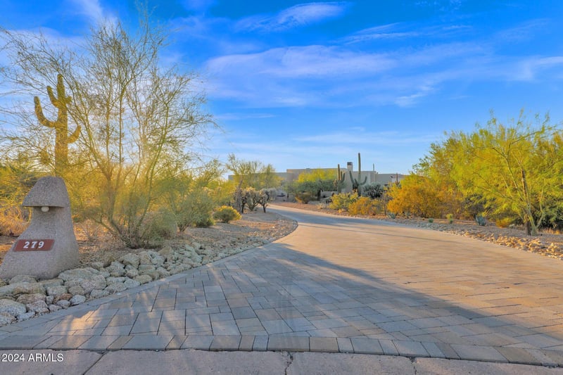 8300 E Dixileta Dr #279, Scottsdale, AZ 85266