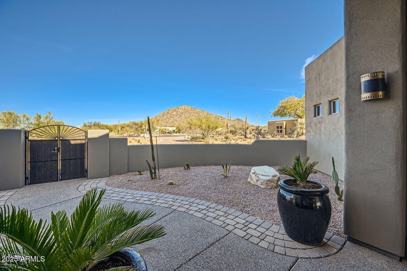 8300 E Dixileta Dr #281, Scottsdale, AZ 85266