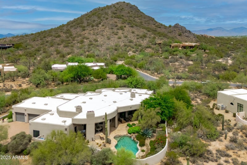 8300 E Dixileta Dr #304, Scottsdale, AZ 85266