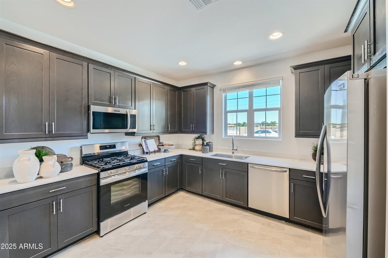 8302 E Prairie Ave, Mesa, AZ 85212