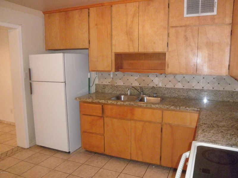 8302 N 27th Ave, Phoenix, AZ 85051