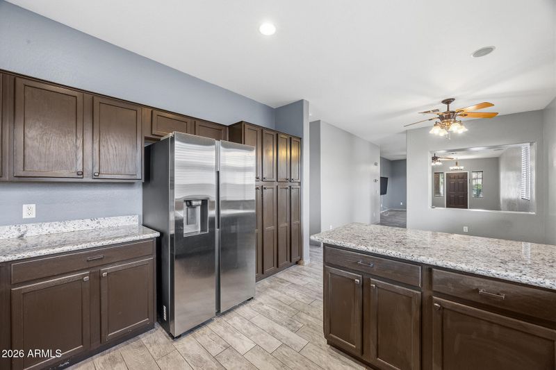 8303 N 56th Ln, Glendale, AZ 85302