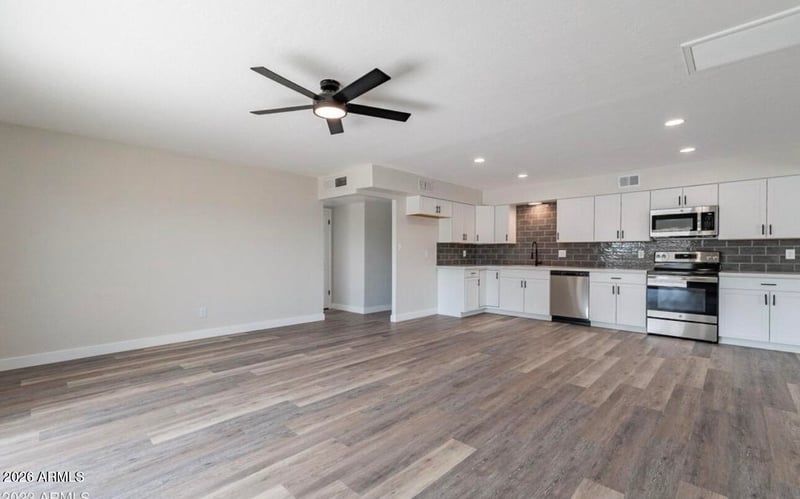 8304 N 55th Ave, Glendale, AZ 85302