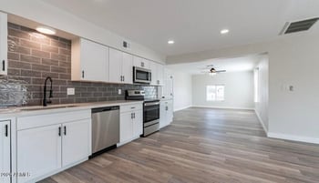 8304 55th Ave, Glendale, AZ 85302