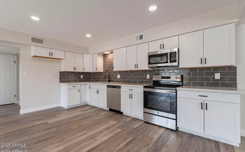 8304 N 55th Ave, Glendale, AZ 85302