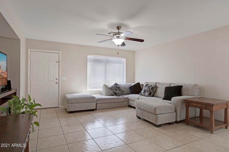 8304 W Baxter Dr, Phoenix, AZ 85037