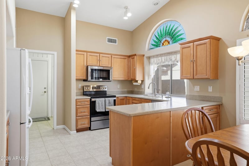 8306 W Tonto Ln, Peoria, AZ 85382