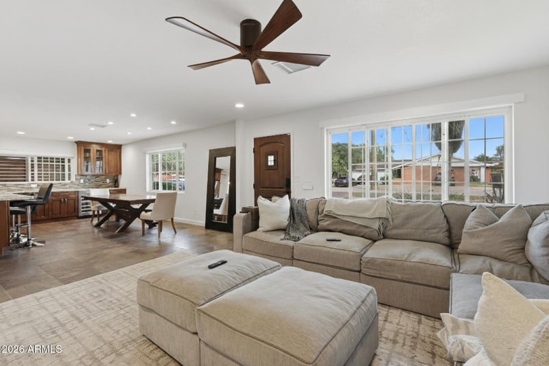 8307 Clarendon Ave, Scottsdale, AZ 85251