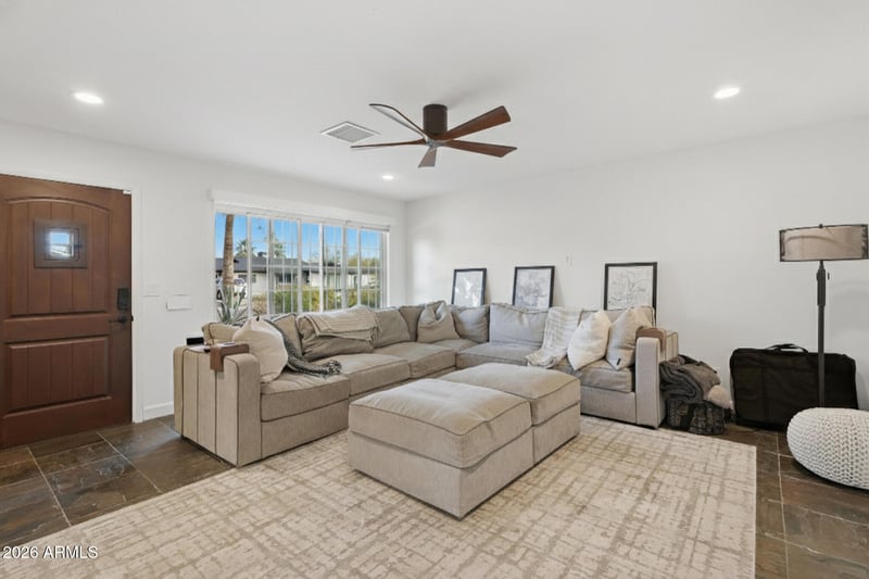 8307 Clarendon Ave, Scottsdale, AZ 85251