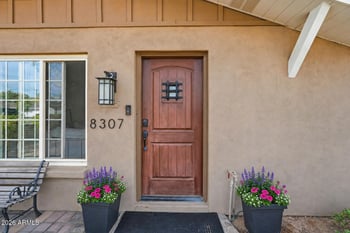 8307 Clarendon Ave, Scottsdale, AZ 85251