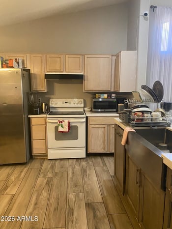 8313 Mulberry Dr, Phoenix, AZ 85037