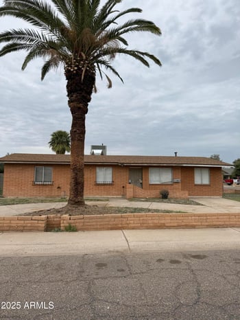 8316 Devonshire Ave, Phoenix, AZ 85037