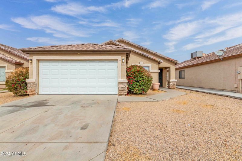 8318 W Baxter Dr, Phoenix, AZ 85037