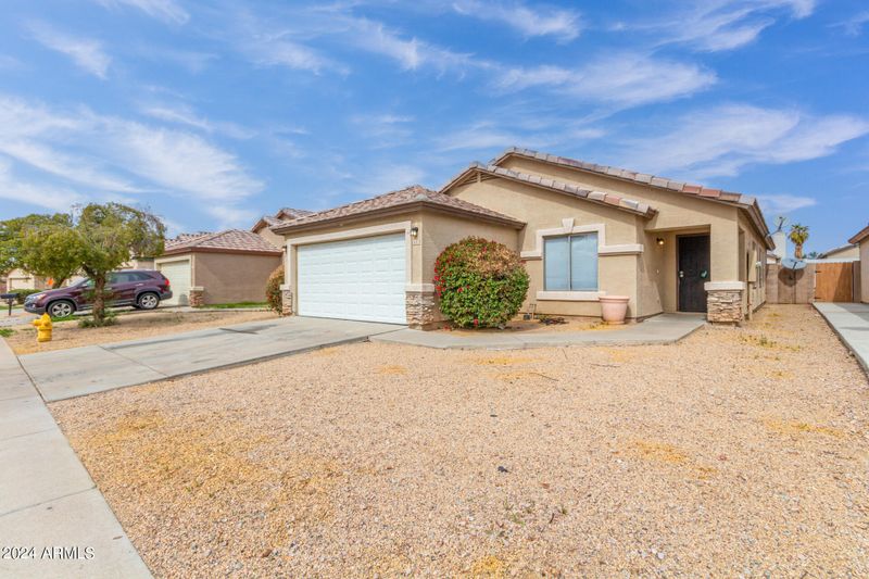 8318 W Baxter Dr, Phoenix, AZ 85037