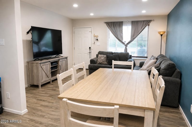 8318 Roma Ave, Phoenix, AZ 85037