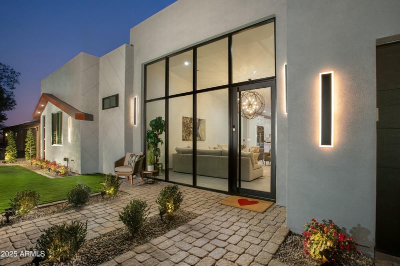 8319 Columbus Ave, Scottsdale, AZ 85251