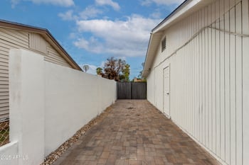 832 Dolphin Ave, Mesa, AZ 85204