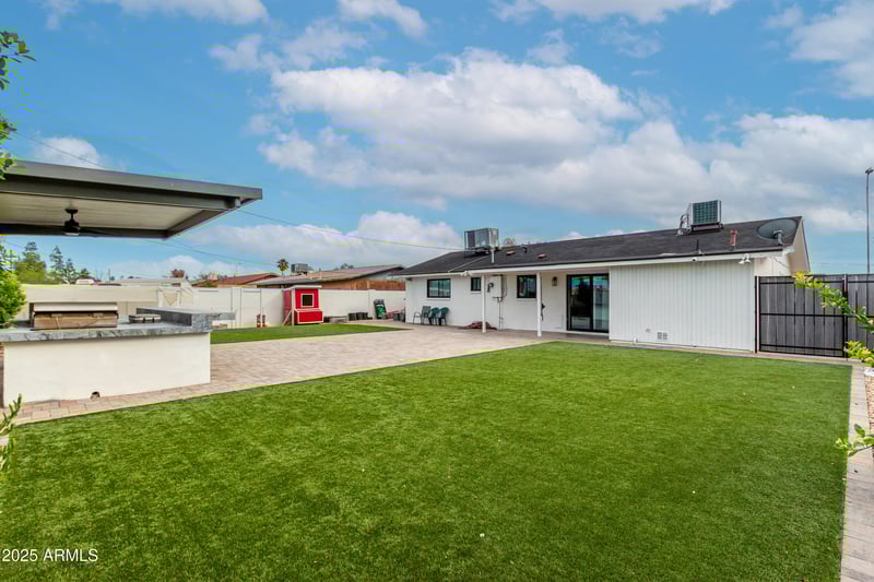 832 Dolphin Ave, Mesa, AZ 85204