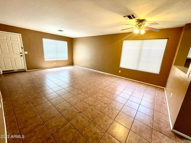 8320 W Clear Stream Dr, Phoenix, AZ 85037