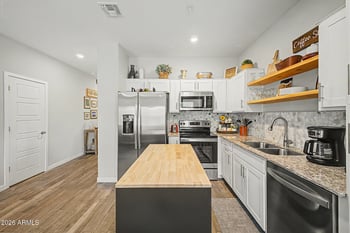 8322 N 22nd Ln, Phoenix, AZ 85021