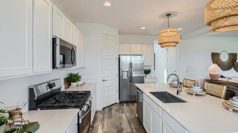 8323 Peterson Ave, Mesa, AZ 85212