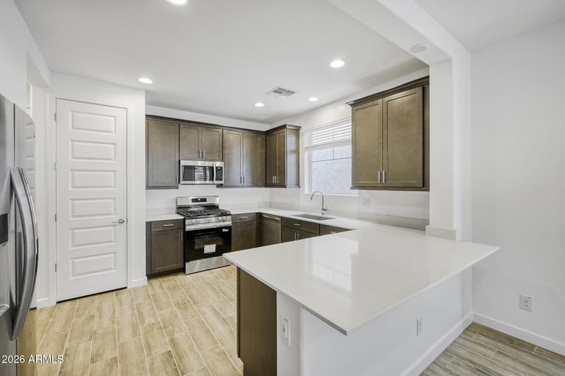 8324 E Prairie Ave, Mesa, AZ 85212