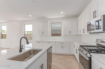 8325 53rd Dr, Glendale, AZ 85302