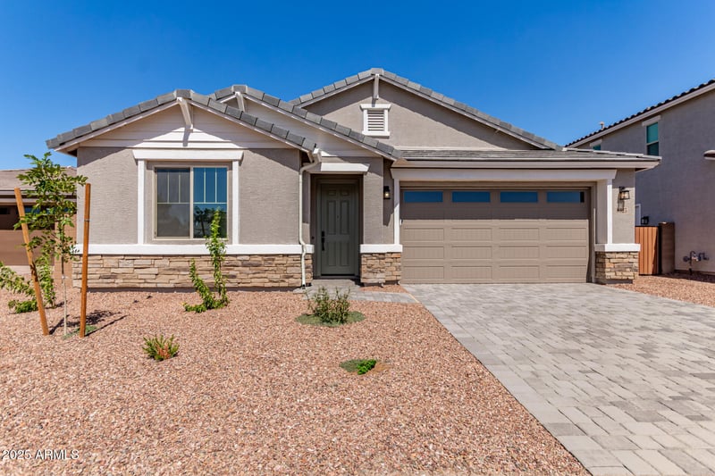 8325 53rd Dr, Glendale, AZ 85302