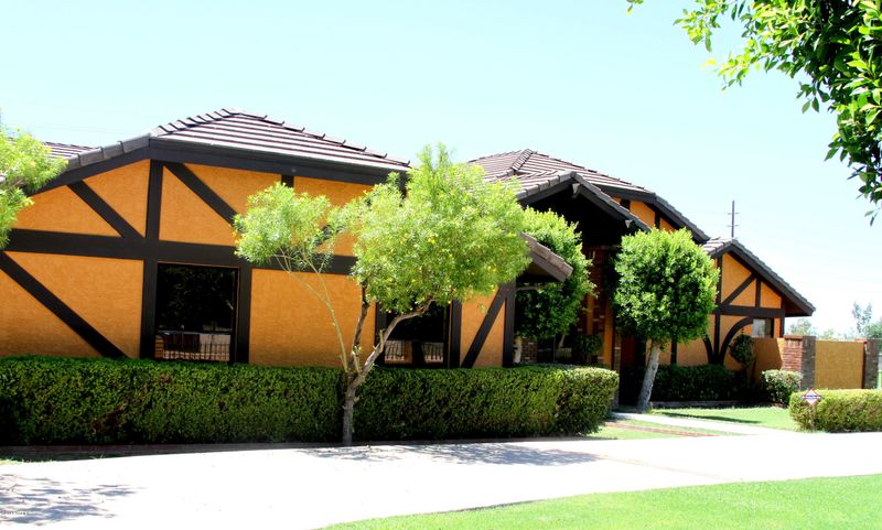 8325 W Cavalier Dr, Glendale, AZ 85305