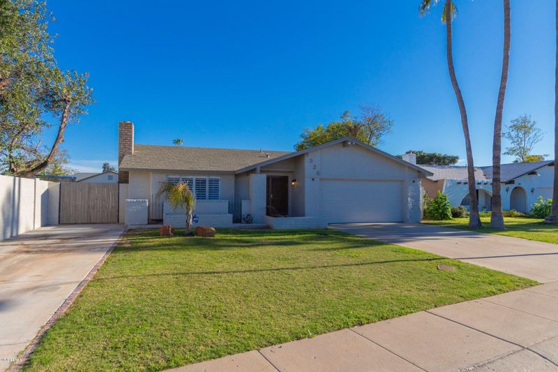 8325 W Clarendon Ave, Phoenix, AZ 85037