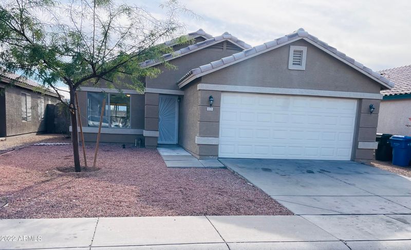 8325 W Clear Stream Dr, Phoenix, AZ 85037
