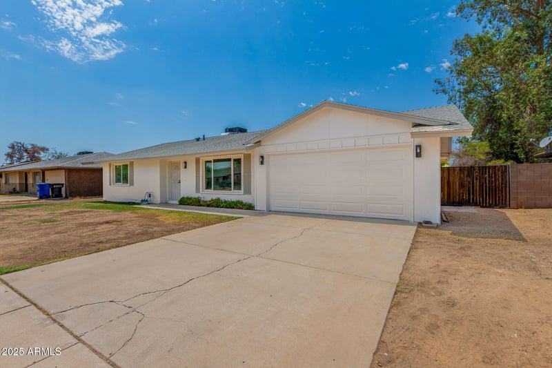 8326 56th Ave, Glendale, AZ 85302
