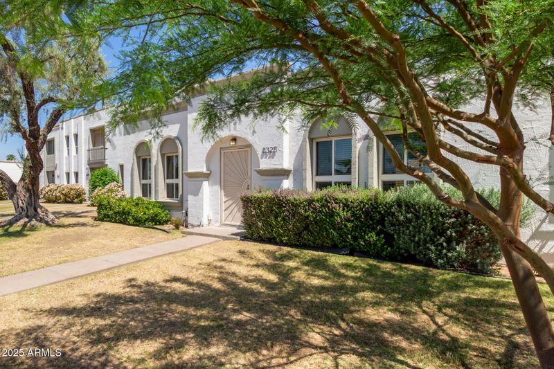 8328 E Chaparral Rd, Scottsdale, AZ 85250