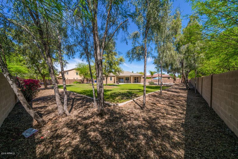833 N Thunderbird Ave, Gilbert, AZ 85234