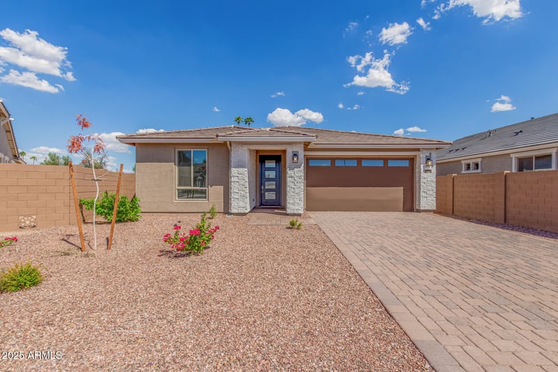 8331 53rd Dr, Glendale, AZ 85302