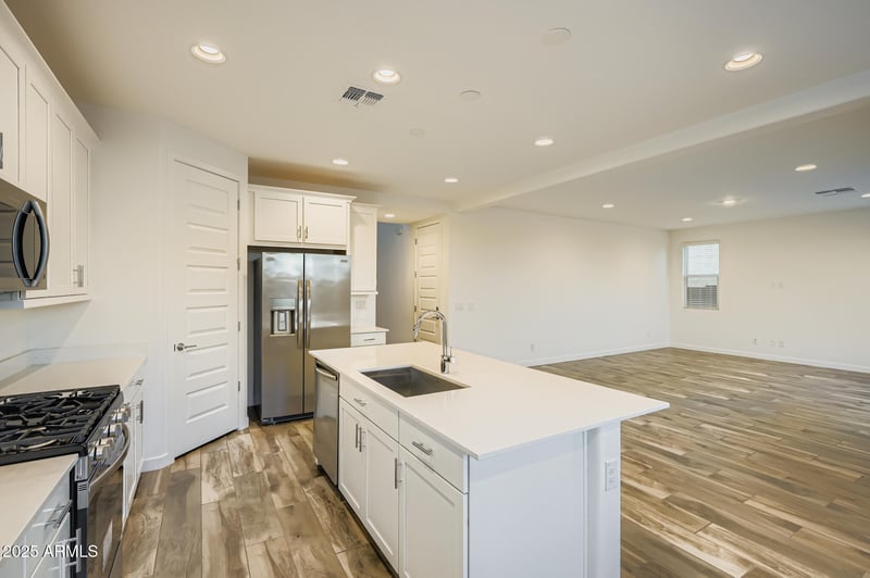 8331 Petunia Ave, Mesa, AZ 85212