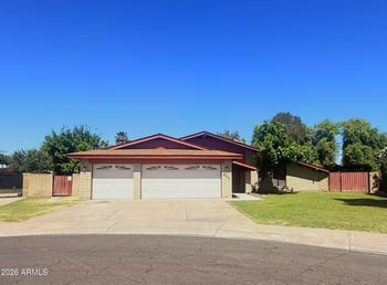 8332 50th Dr, Glendale, AZ 85302