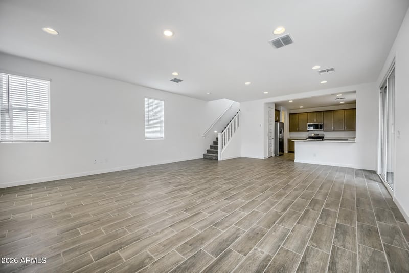 8332 E Prairie Ave, Mesa, AZ 85212